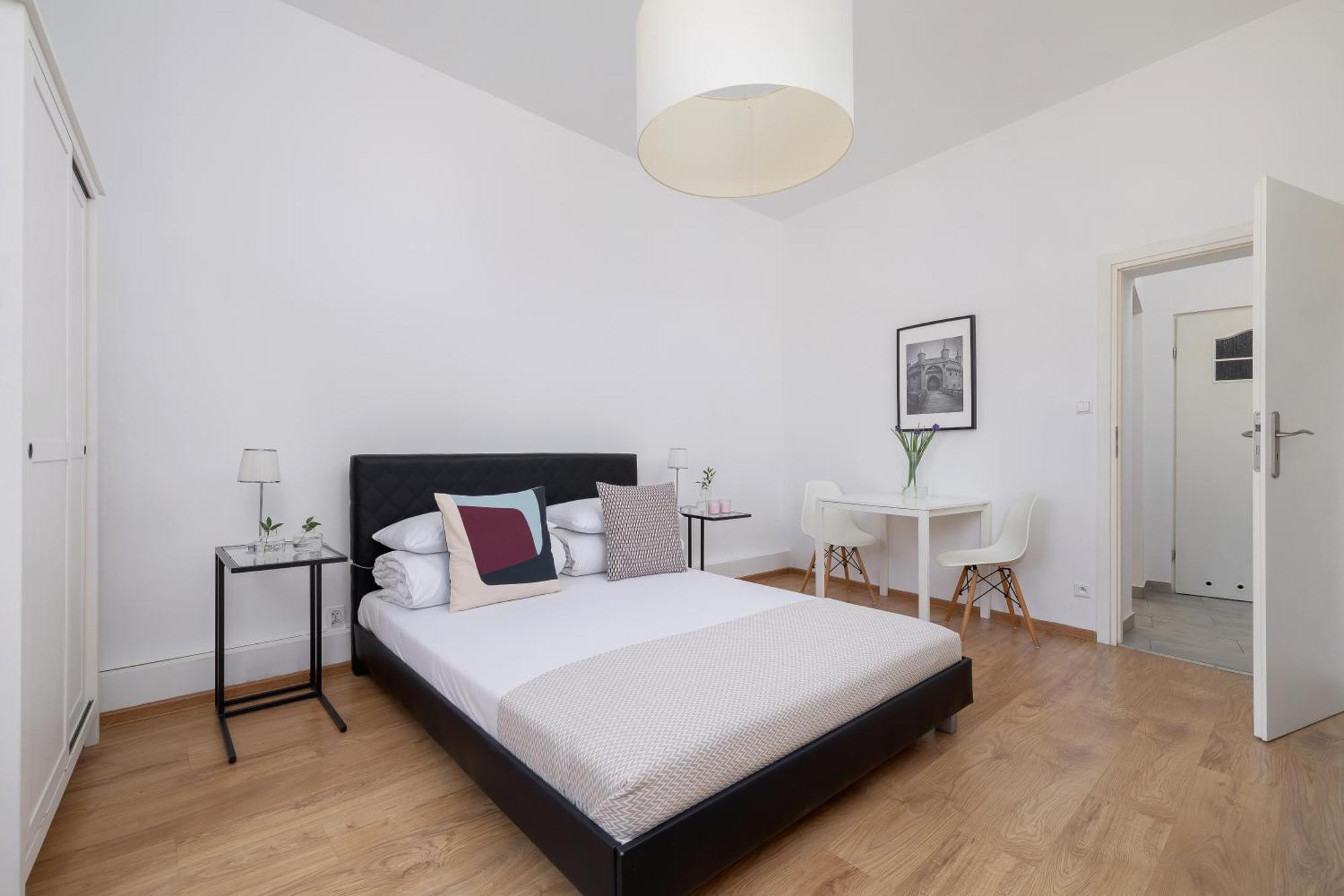 1-Bedroom Apartment - Dluga 65 Street Krakau Buitenkant foto