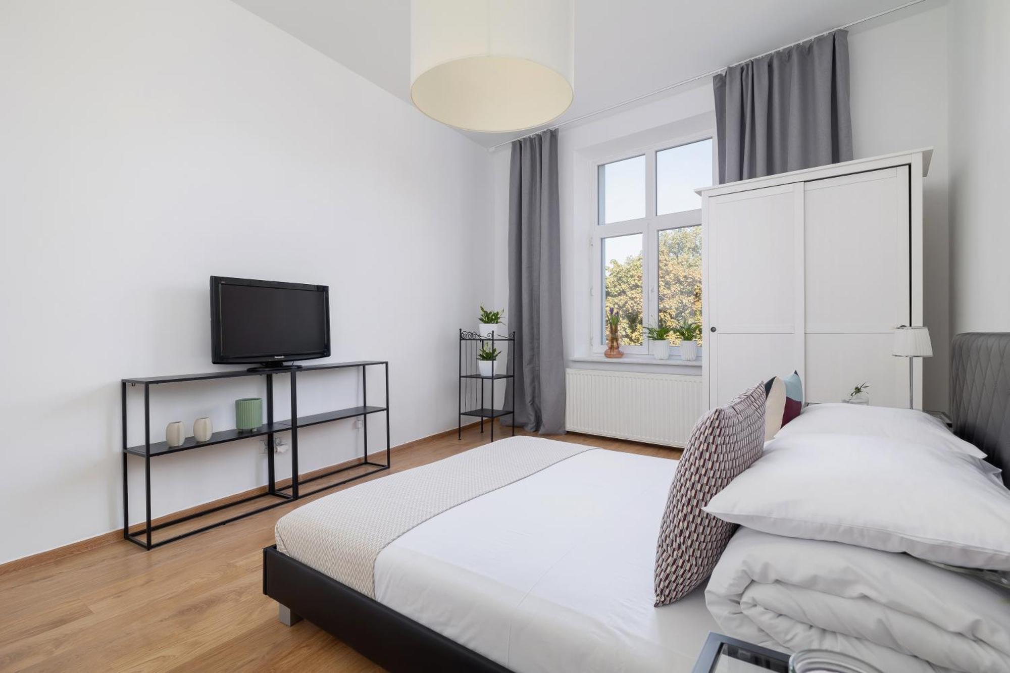 1-Bedroom Apartment - Dluga 65 Street Krakau Buitenkant foto